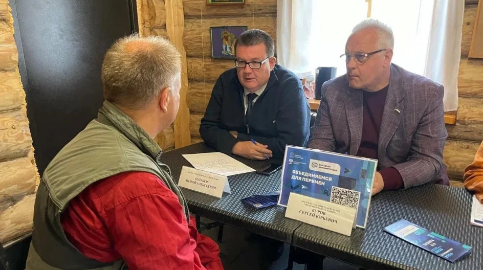 КАШИРА. Провёл как депутат Мособлдумы приём граждан в рамках «выездной администрации» в Доме творчества имени Б.В. Щукина на станции Кашира.