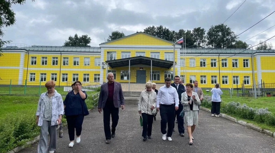 КАШИРА. Как депутат Московской областной Думы принял участие в проверке готовности начальной школы №3 к новому учебному году