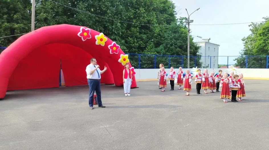 ЛИПИЦЫ. Поздравил жителей села Липицы городского округа Серпухов с сельским праздником, посвящённым Дню России «Одна на всех Россия», и 324-летием со дня основания села