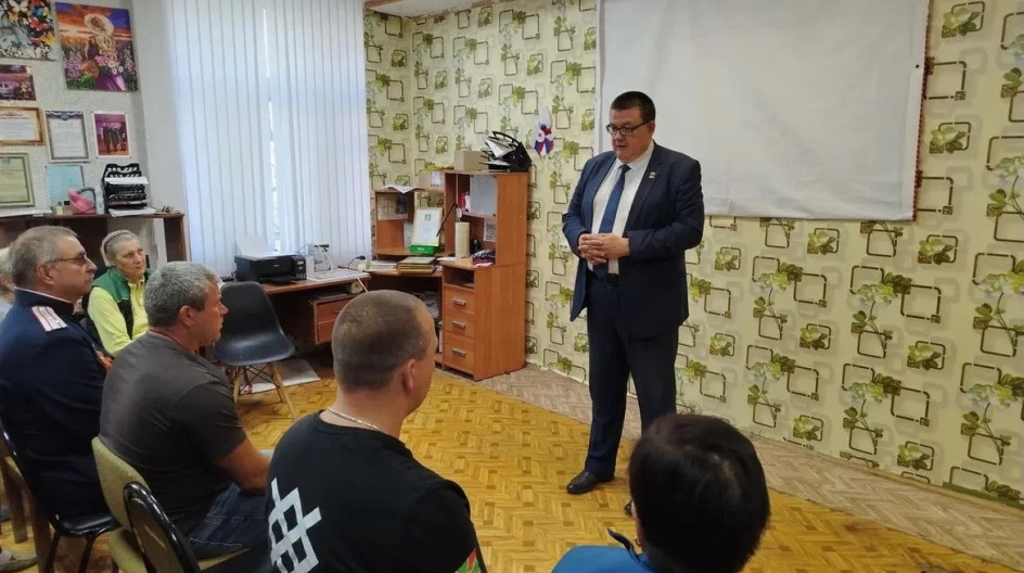 АЛФИМОВО. В День Государственного флага Российской Федерации встретился как депутат Московской областной Думы с волонтёрами добровольческого объединения «С Zаботой о наших»