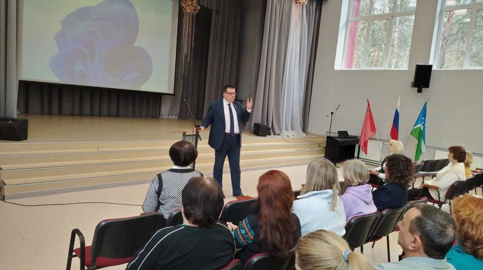 Протвино. В  Лицее Протвино встретился с коллективом образовательного комплекса и жителями.
