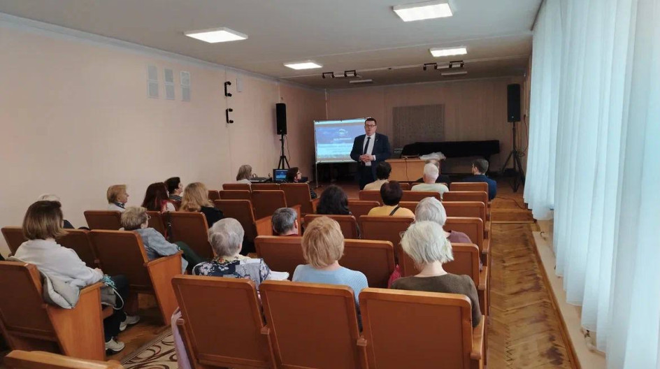 В Детской школе искусств г. Протвино встретился с коллективом и жителями городского округа Серпухов.