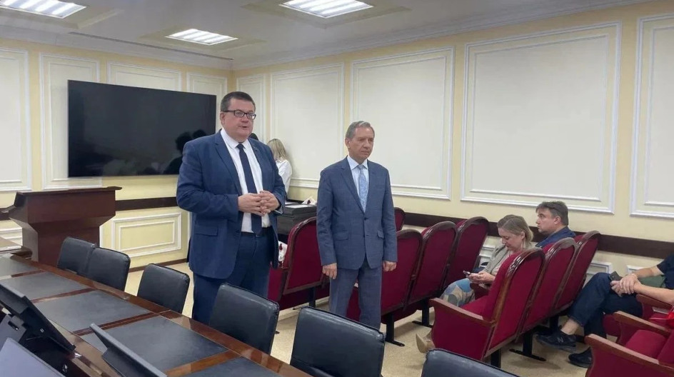 СТУПИНО. Принял участие в торжественной церемонии вручения свидетельств о занесении на Доску почёта в преддверии 88-летия Ступино как депутат Московской областной Думы