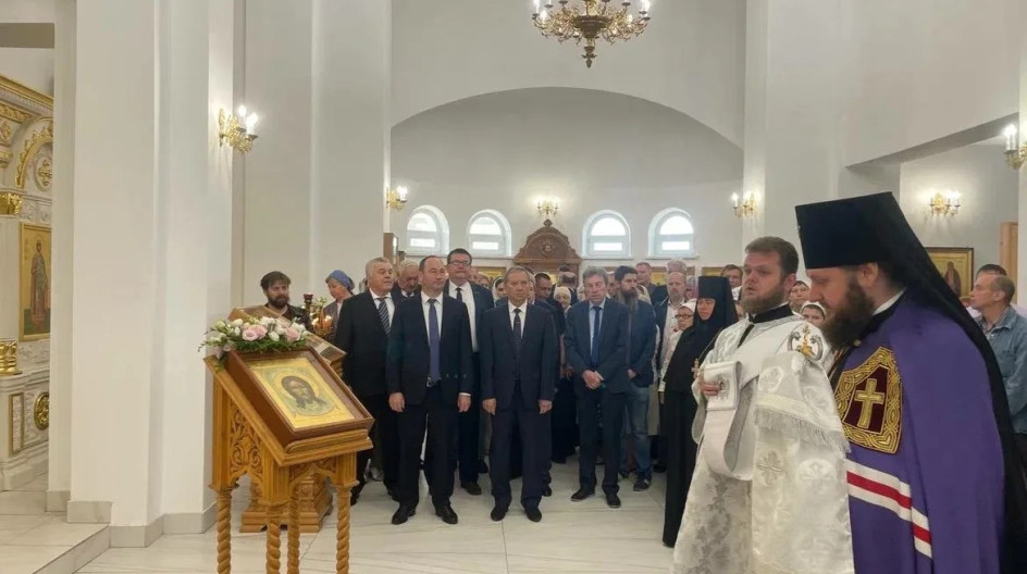 СТУПИНО. В день 88-летия Ступино принял участие в торжественном богослужении и освящении храма Всех святых, в земле Российской просиявших, как депутат Московской областной Думы